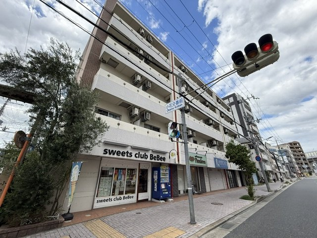 ハッピーハウス川西の外観