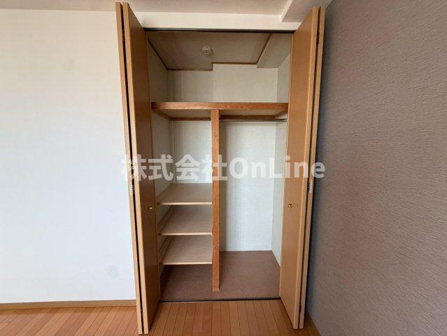 八尾市桜ヶ丘３丁目の賃貸マンションの収納