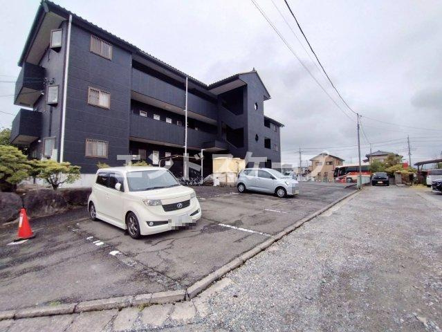 フレアプランドールの駐車場|高崎、前橋のお部屋探しはエンドスケープまで！お客様の理想お聞かせ下さい♪