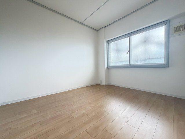 【洋室】 | メゾン水無瀬４号館