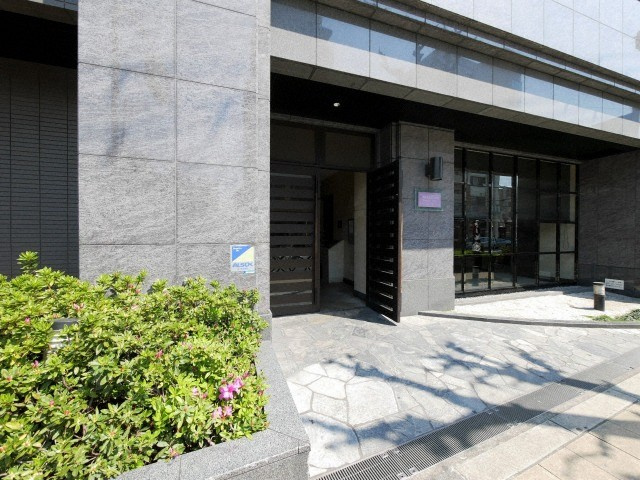 S-RESIDENCE難波EASTのエントランス