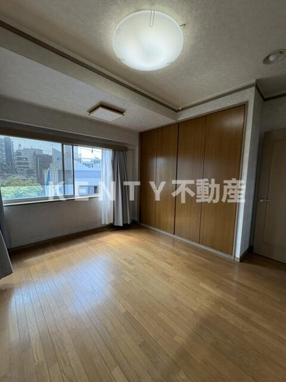 【居間・リビング】 | 荏原中延ハウス | ゆったり過ごせる居間です