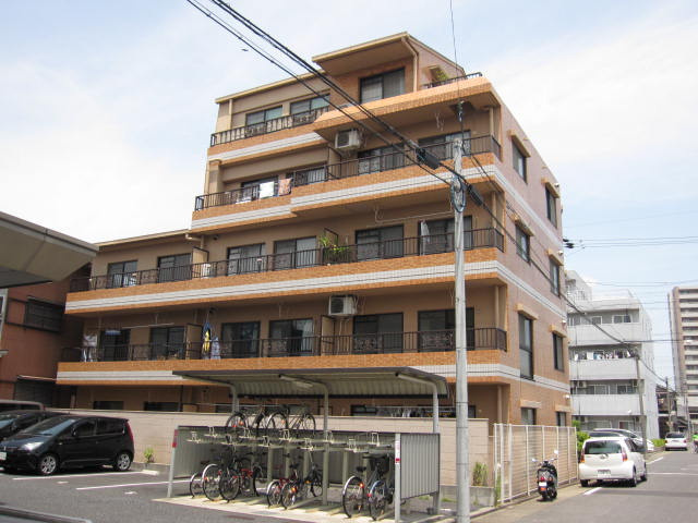 エスポワール八田の外観
