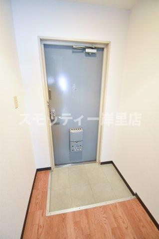栄光ロイヤルハイツの玄関