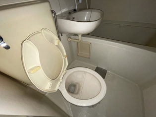 浴室内にトイレがあります☆