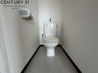 コンパクトで使いやすいトイレです♪