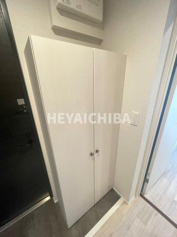 草野ビルの玄関|シューズボックス