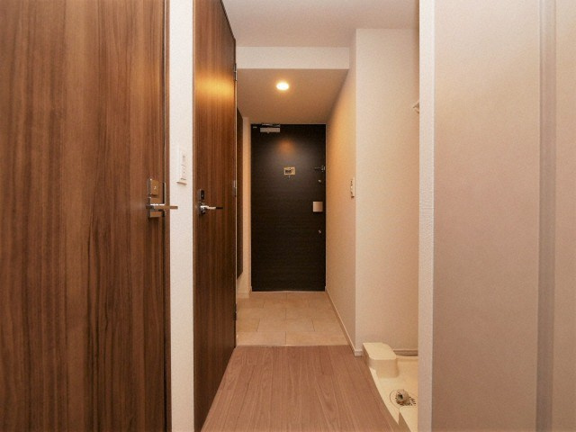 BPRレジデンス大阪本町Qの玄関