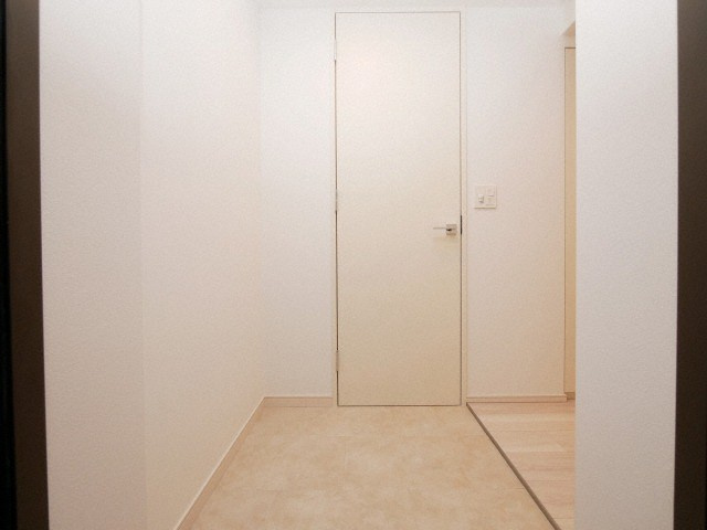BPRレジデンス大阪本町Qの玄関