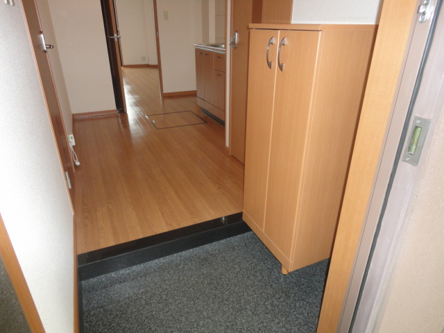 コンチェルト笠岡Ｂの玄関|玄関（イメージ）