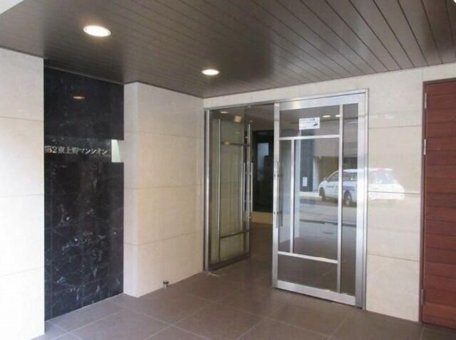 中銀第２東上野マンシオンのエントランス