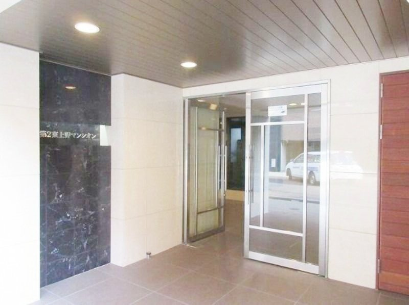 中銀第２東上野マンシオンのエントランス