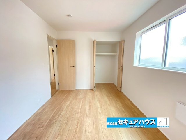 【同施工物件ご案内可能】東海市養父町南堀畑　全2棟の洋室|【洋室イメージ】
◆家族一人ひとりの大切なプライベート空間。趣味に合わせて使って頂けるようシンプルに仕上げてあります。暮らし心地を大きく左右する収納を、適材適所に配置し使い勝手を考慮しました。　　　　