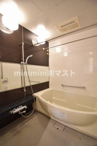 グレンパーク梅田北の浴室