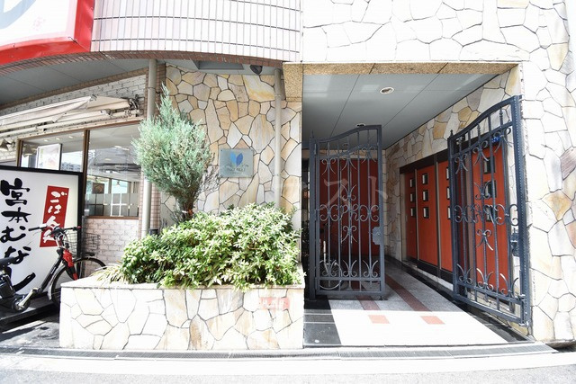 PARKHILLS上本町壱番館のエントランス