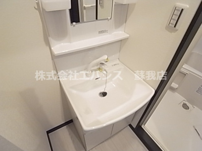 【独立洗面台】 | リディア本千葉 | 朝の支度にも助かる、独立の洗髪洗面化粧台