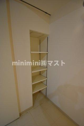 ルクレ堺筋本町レジデンスの玄関