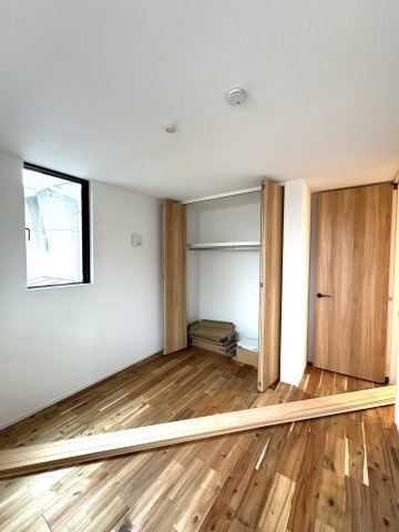 Slow Living in Hayama. 暮らしに、葉山の余白を。の洋室
