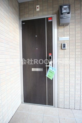 ラ・ヴェスタⅡの玄関|収納もある玄関です