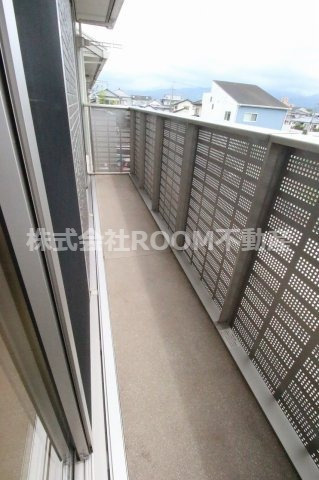 ブライトコート花繰のバルコニー|暖かな日差しのふりそそぐバルコニー