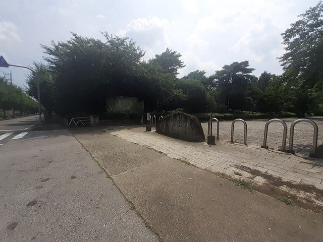 【周辺】 | ミニヨンパレ　Ⅱ | 華蔵寺公園まで2200m
