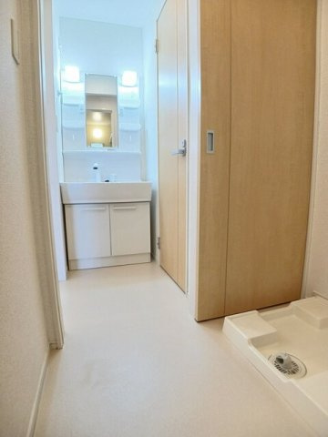 【洗面所】 | ミニヨンパレ　Ⅱ | 脱衣スペースもあります