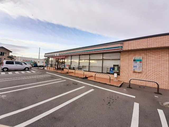 【周辺】 | メゾントミーⅡ | セブンイレブン伊勢崎富塚町店まで300m