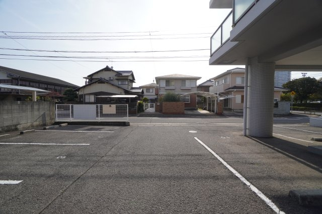 スカイハイの駐車場