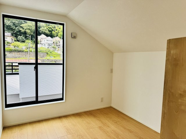 八王子市　上柚木　新築一戸建て　３期の洋室|～2階バルコニーに面している5.2帖の洋室です～