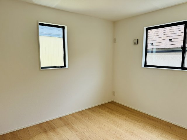 八王子市　上柚木　新築一戸建て　３期の子供部屋|～2階5.2帖の洋室　2面採光で明るく風通しの良いお部屋です～