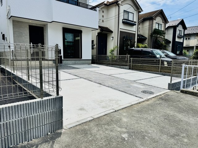八王子市　上柚木　新築一戸建て　３期の駐車場|～並列2台駐車可能カースペース～