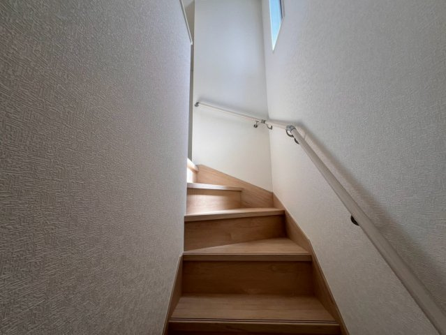 南城市知念安座真　第2の内装|2階へ