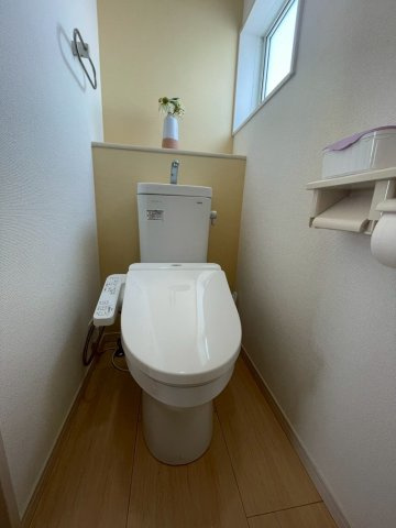 糸満市潮崎町3丁目中古戸建のトイレ