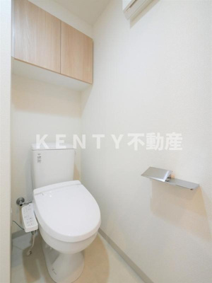 【トイレ】 | ラフィスタ羽田 | 落ち着いた色調のトイレです
