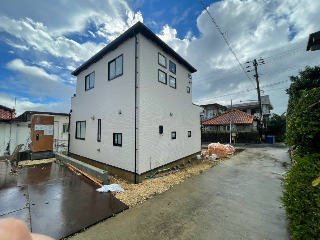 グラファーレ真壁3期　1号棟の前面道路含む現地写真