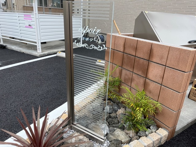 大和市上和田のアパートのエントランス