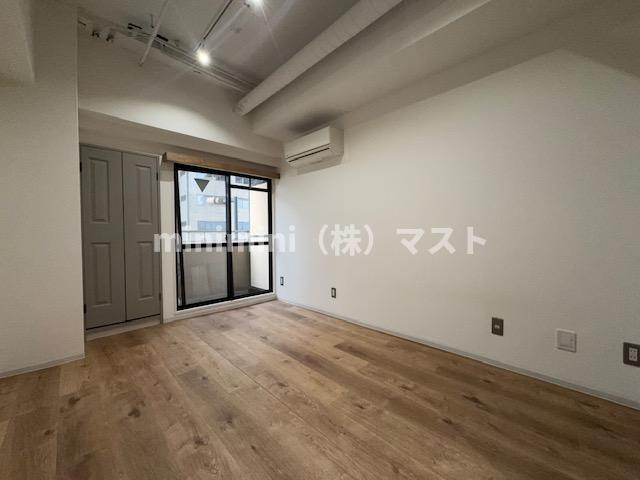 大国町レジデンスの居間・リビング