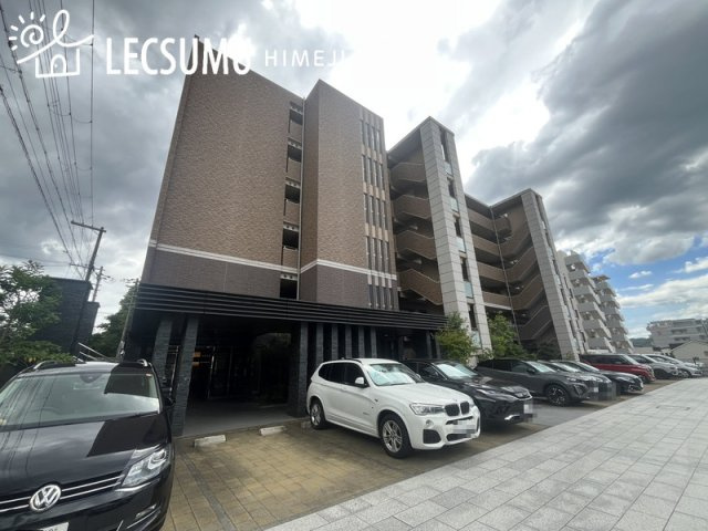 パレ・ロワイヤル田寺東Ⅱ番館の駐車場