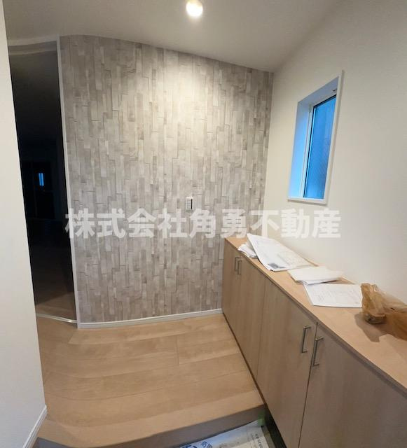 厚木市第1緑ヶ丘　新築一戸建て　1号棟の内観：施工例|《施工例》玄関内