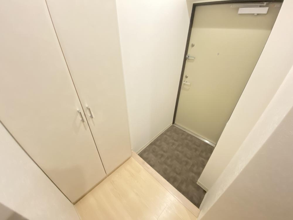 甲子園東行マンションの玄関