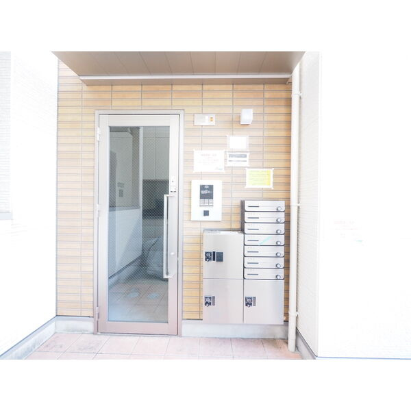ハーモニーテラス城木町のエントランス