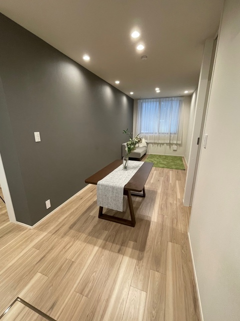 ＣＯＵＲＡＧＥ三軒茶屋ＡＮＮＥＸの居間・リビング|★アクセントクロスのキレイなお部屋です★