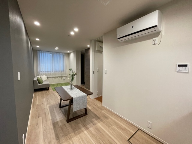 ＣＯＵＲＡＧＥ三軒茶屋ＡＮＮＥＸの居間・リビング|★アクセントクロスのキレイなお部屋です★