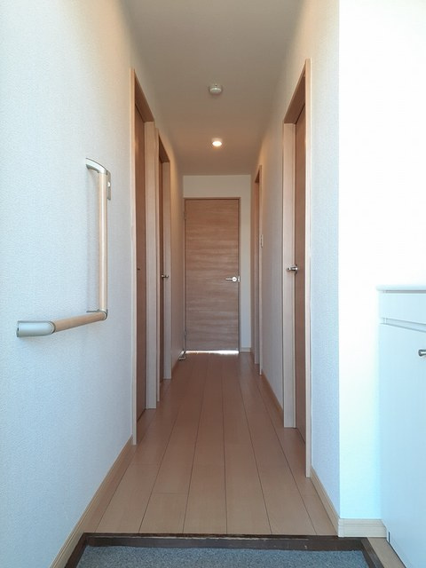 平塚市榎木町の賃貸マンションの玄関|同施工別部屋