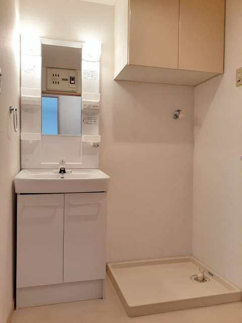 平塚市榎木町の賃貸マンションの洗面所|同施工別部屋