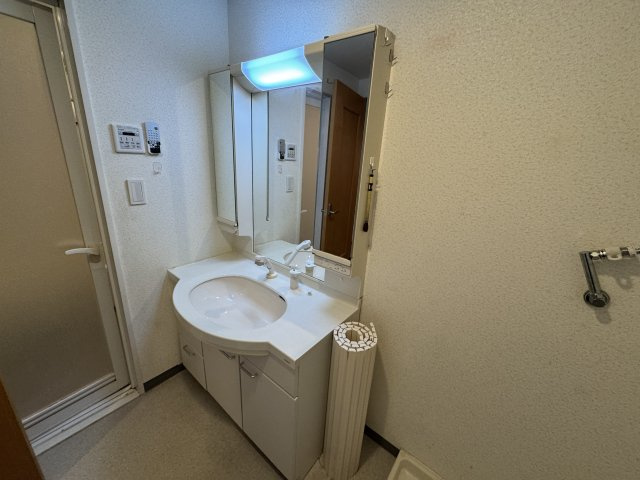 コムザ21北緑丘の独立洗面台