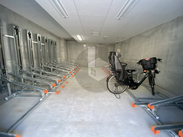 Luxe布施東2の駐車場