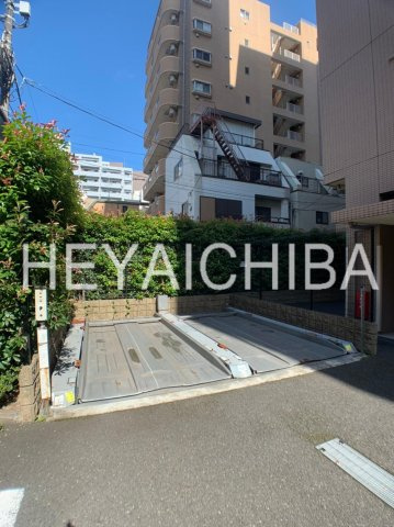 パークキューブ上野の駐車場
