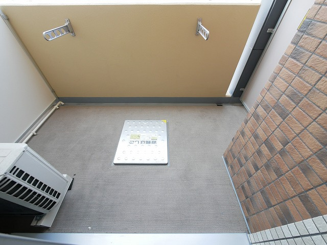 プレサンス難波元町のバルコニー