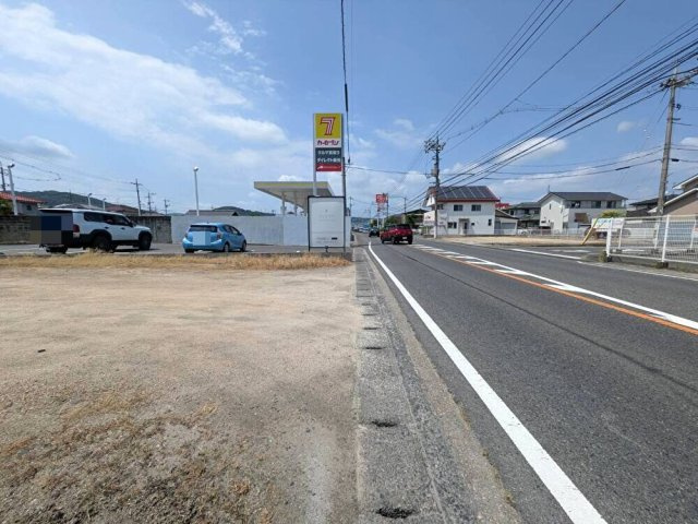 岡山市東区東平島 土地の前面道路含む現地写真|◆北東側前面道路の幅員は10.3ｍございます。